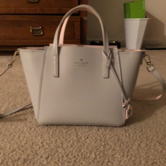 kate spade Handbags - Kate spade scalloped purse! Brand new!